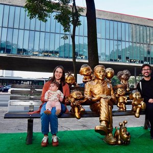 Avenida Paulista inaugura banco de bronze em homenagem aos 90 anos de Mauricio de Sousa