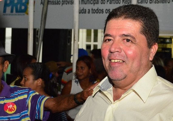 Prefeito de Joaquim Gomes inicia cortes para evitar ampliação de crise