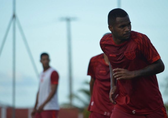 CRB deve buscar um lateral esquerdo e dois atacantes