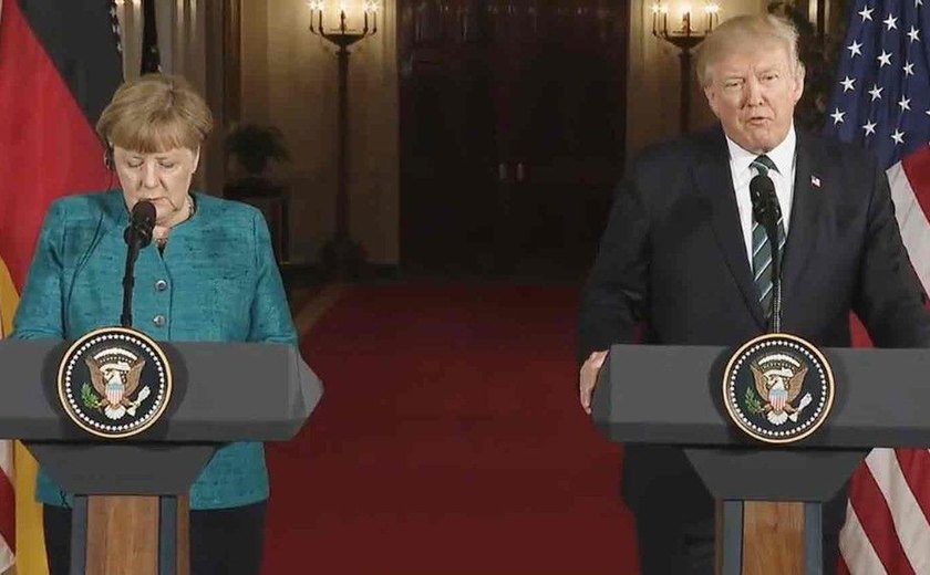 'Imigração é privilégio, não um direito', diz Trump após encontro com Merkel
