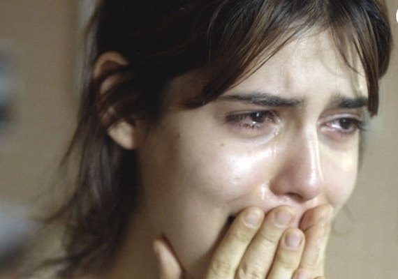 'Os Dias Eram Assim': Nanda revela ter Aids ao ex, Ben, e é humilhada. 'Doida'