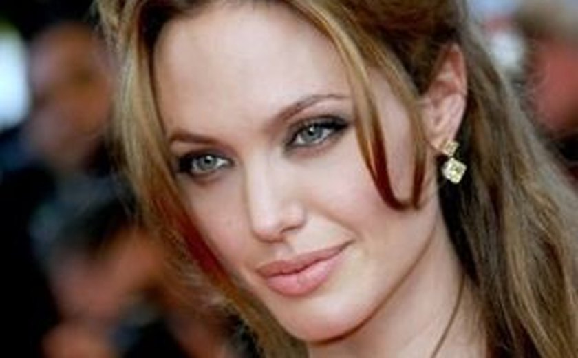 Angelina Jolie é acusada de explorar crianças no novo filme
