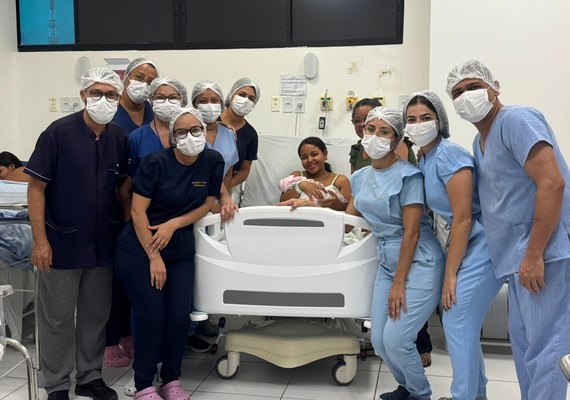 Primeiro bebê nascido em 2026 na rede pública estadual é menina