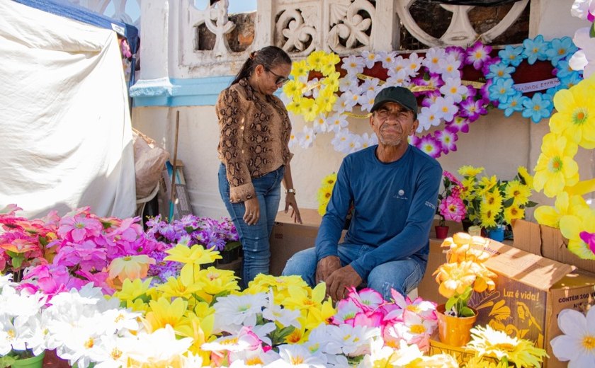 Semsc abre inscrições para ambulantes venderem flores nos cemitérios de Maceió