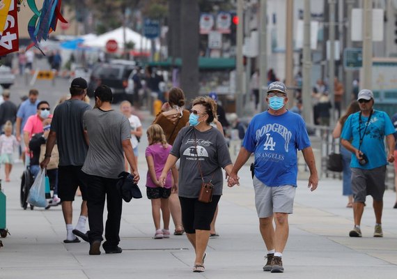 Saúde atualiza números da pandemia: Brasil tem 363 novos óbitos