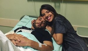 Irmã publica foto com o lateral Alan Ruschel em hospital de Chapecó