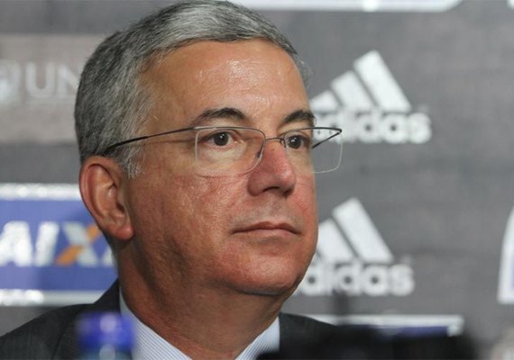 Arnaldo Barros anuncia saída de diretoria de futebol do Sport