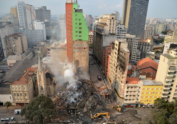 Bombeiros encerram buscas em escombros no Largo do Paissandu