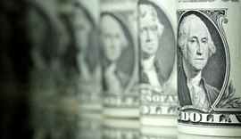 Dólar sobe para R$ 5,45, mas tem segunda semana seguida de queda