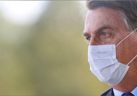 Bolsonaro diz que Brasil está na iminência de reabrir comércio