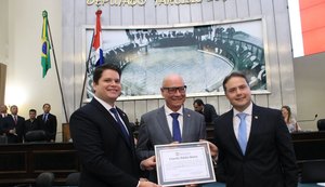 Secretário de Estado da Comunicação, Enio Lins, recebe Comenda Audálio Dantas