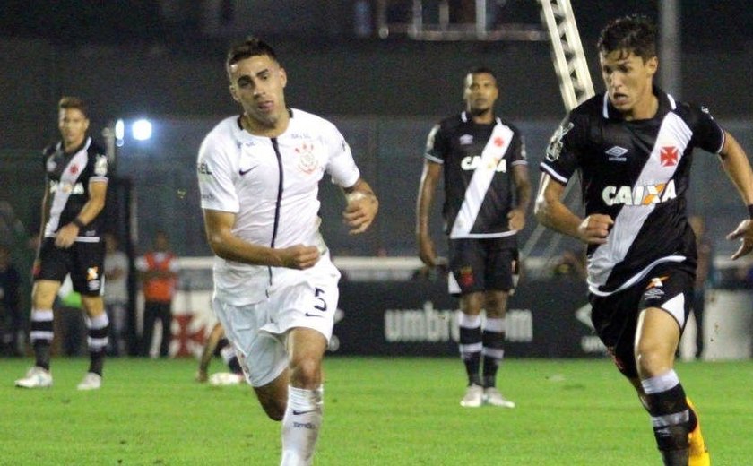 Corinthians arrasa o Vasco em pleno Estádio São Januário