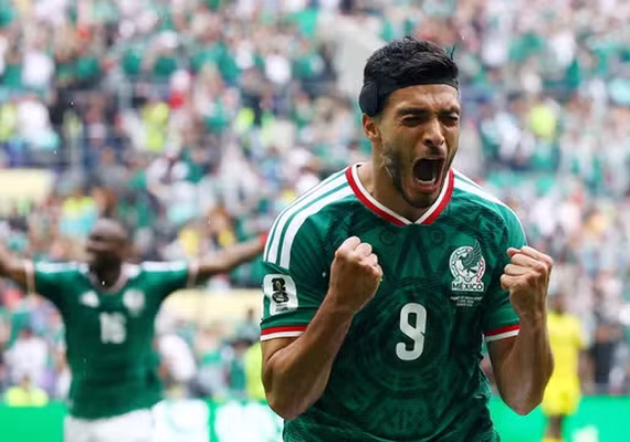 Em jogo com três expulsões, México vence África do Sul na abertura da Copa do Mundo