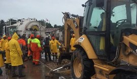 Trabalho de desobstrução de galerias em Maceió segue intenso