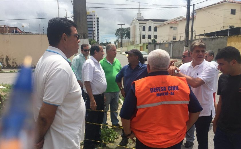 Geotécnico inicia estudo para identificar causa de fissuras no bairro do Pinheiro