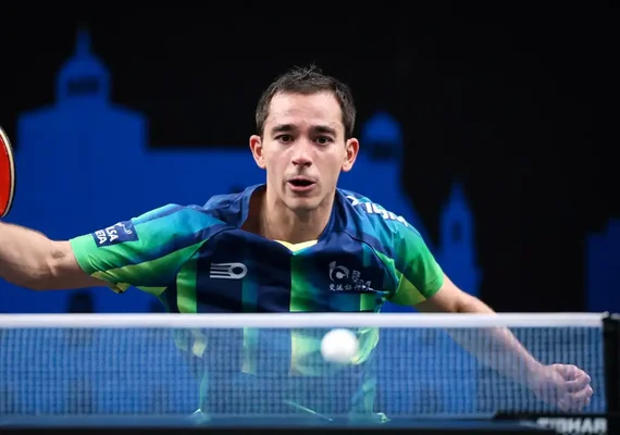 Hugo Calderano é eliminado por Lebrun na estreia de simples do WTT Finals