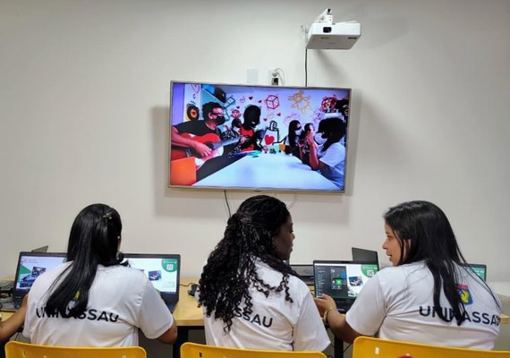 Iniciativa oferta 100 bolsas de graduação EaD gratuitas para pessoas com TEA e mães de crianças autistas