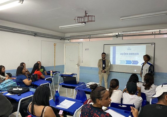 Vigilância Sanitária promove capacitação sobre boas práticas em escola municipal