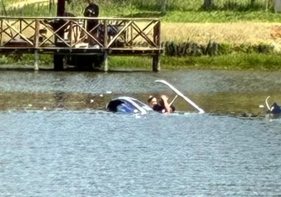 Helicóptero cai em tanque de pesqueiro em São Roque; duas pessoas estavam a bordo