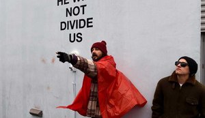 Ator Shia LaBeouf é detido após se envolver em briga na frente de museu