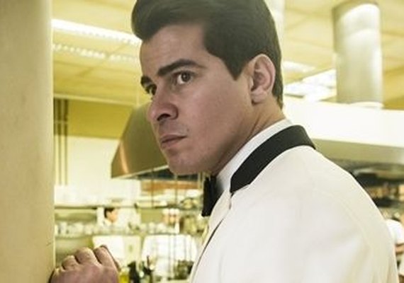 'Pega Pega': Júlio tenta devolver dinheiro roubado para Pedrinho