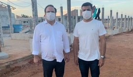 Luciano visita obras e agenda reunião com construtora da UPA de Arapiraca