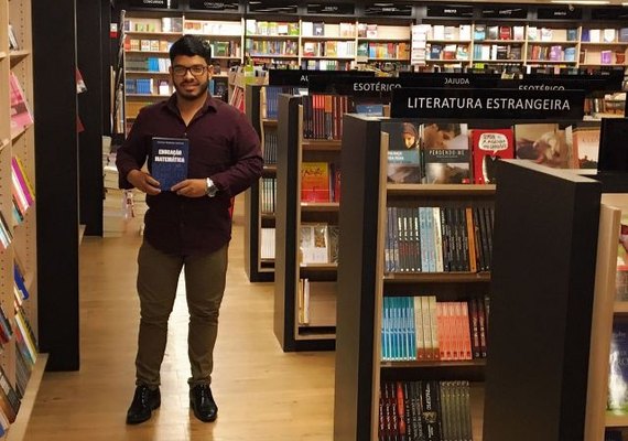 Penedense lança livro digital e alcança 10 mil e-books vendidos