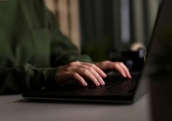 Cyberstalking: especialista indica o que fazer para evitar a perseguição virtual