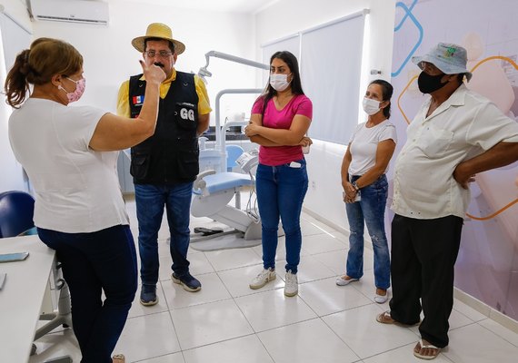 Em Rio Largo prefeito e secretária visitam nova UBS entregue a população da Mata do Rolo