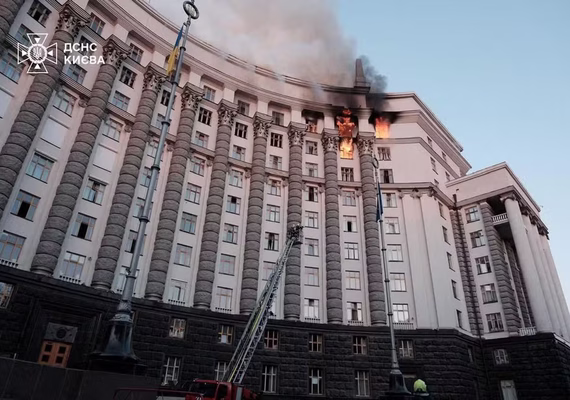 Rússia faz o maior ataque aéreo a Kiev desde o início da guerra; mais de 800 drones atingiram a capital da Ucrânia