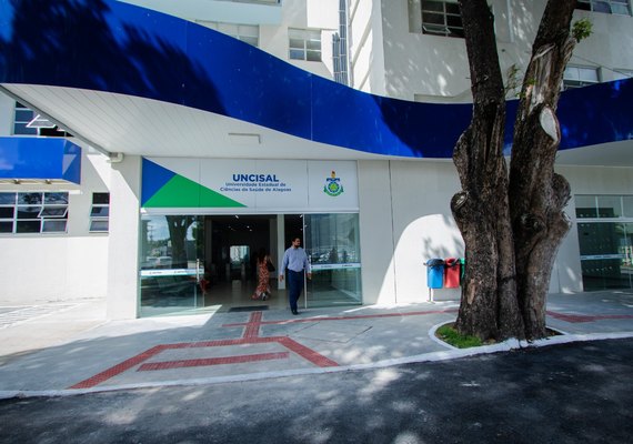 Uncisal completa 55 anos e lança selo comemorativo