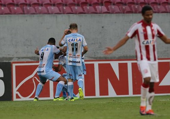 Londrina faz gol nos acréscimos, vence e rebaixa o Náutico para a Série C