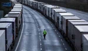 França reabre fronteira com Inglaterra para viajantes sem Covid-19