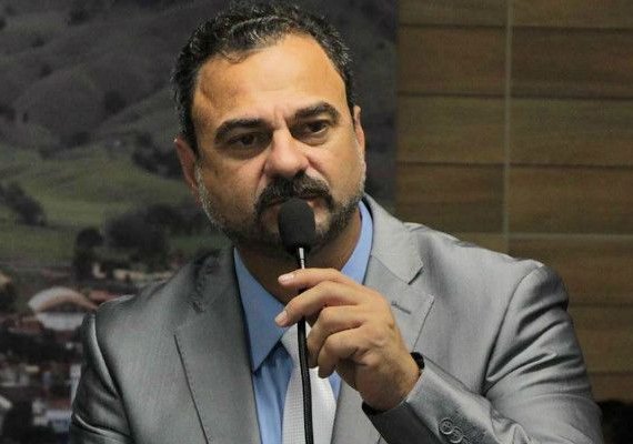 Prefeito de Maribondo emite nota de esclarecimento para contestar vereador