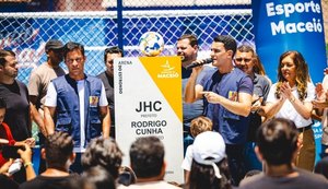 Prefeito entrega maior conjunto de obras nas grotas de Maceió