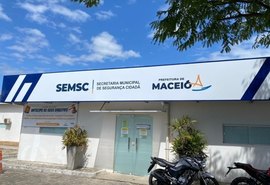 Notificada: Empresa instala sem autorização carregadores elétricos em postes