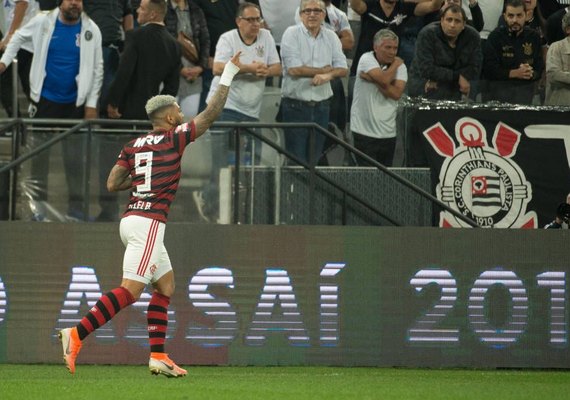 Corinthians joga melhor na Arena, mas leva empate do Flamengo