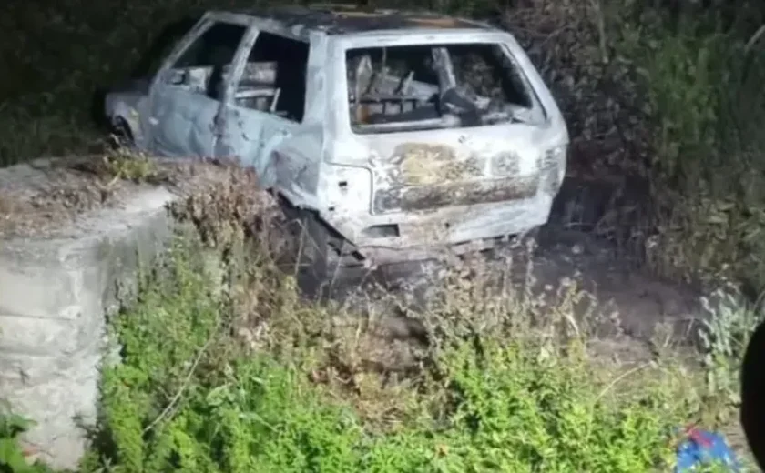 Corpos carbonizados em carro: perícia aponta hipótese de crime violento