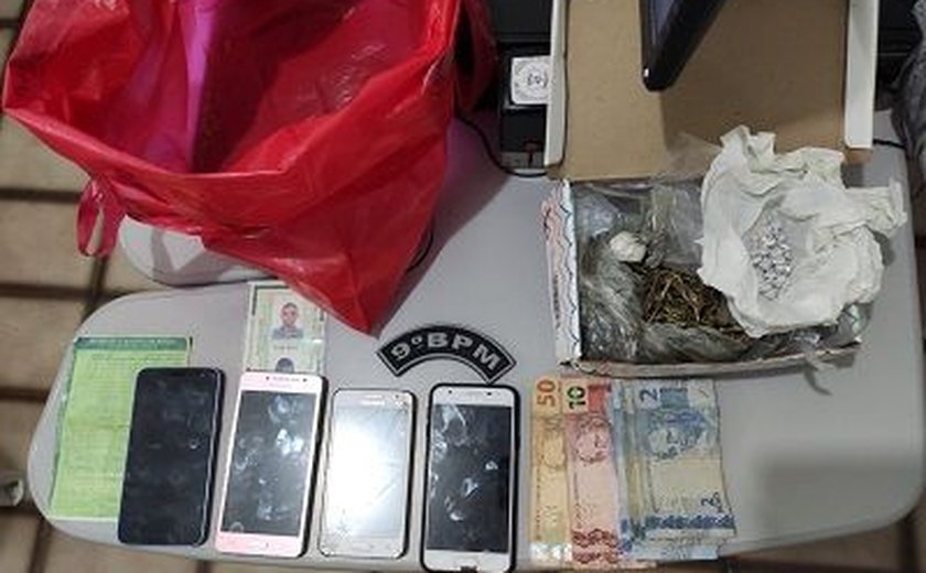 PM prende quatro jovens por tráfico de drogas em Delmiro Gouveia