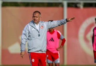 Internacional contrata técnico Eduardo Baptista até o fim da temporada