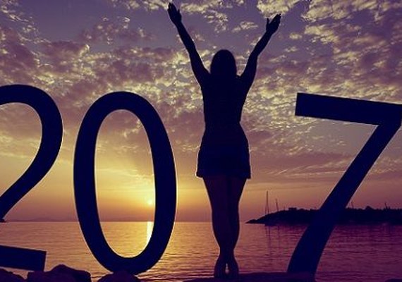Confira o que o horóscopo chinês, os signos, o tarô e o búzios falam de 2017