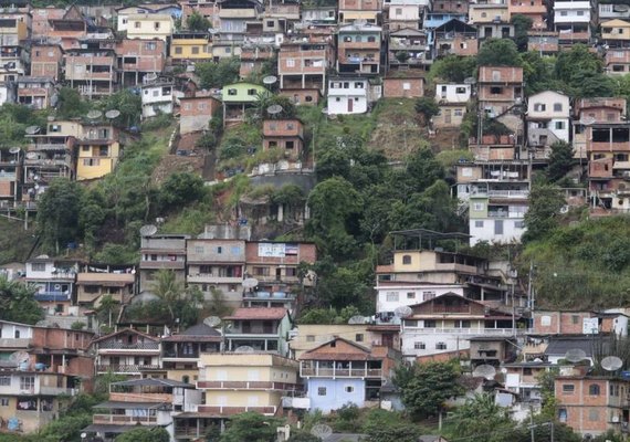 Ocupação irregular de áreas em Petrópolis mais do que dobrou entre 1985 e 2020