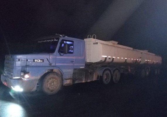 Polícia Civil apreende dois caminhões-tanque por descarte irregular de chorume em Maceió