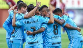 Pepê marca dois, Grêmio vence Caxias e segue na liderança do Gaúcho