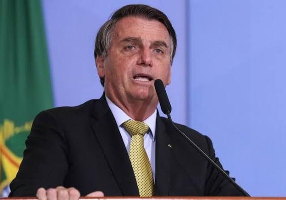 Bolsonaro critica ministros do STF e diz que três são contra voto impresso