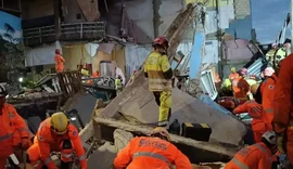 Bombeiros resgatam última vítima de escombros de lar de idosos em MG