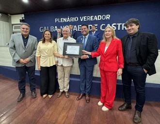 Diretor-geral do TCE/AL recebe Comenda Mário Guimarães da Câmara Municipal de Maceió