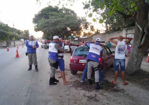 Operação prende cinco condutores alcoolizados em Maceió e Rio Largo