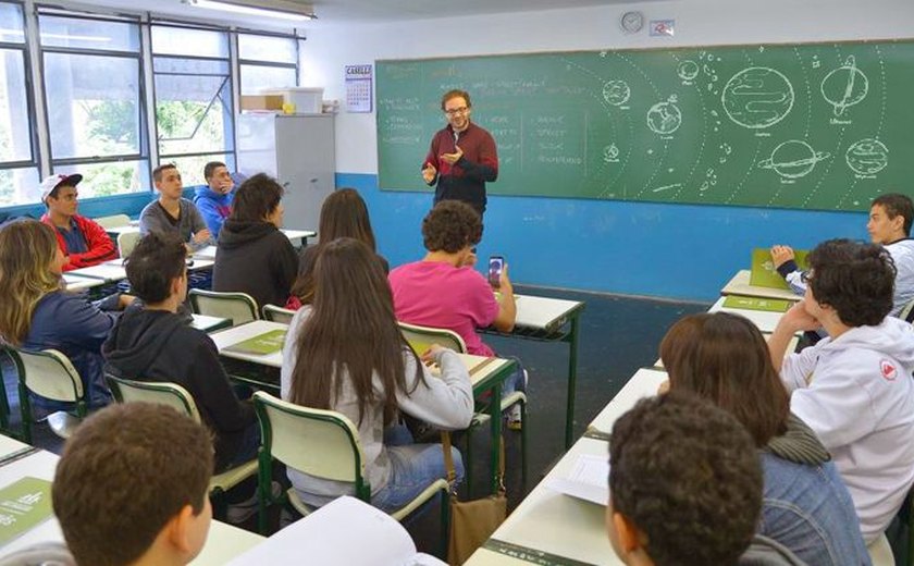 USP abre curso gratuito de astronomia para professores do ensino médio