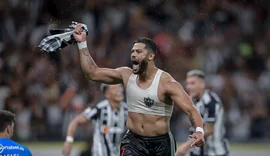 Hulk decide e Atlético continua vivo na luta pelo título